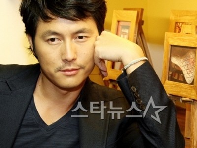 Jung Woo Sung chìm trong men rượu vì scandal bạn gái