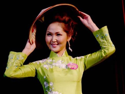 Nữ sinh Mông Cổ giành ngôi Á khôi Đại học Dược