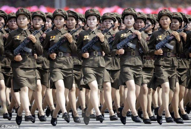Nữ binh Triều Tiên - tóc phải ngắn, nhưng không cần 'chân dài'