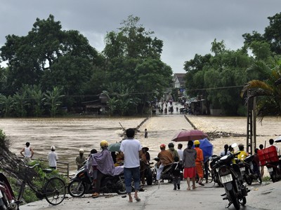 Lũ sông Ngàn Phố dâng cao ngập lụt nhiều nơi
