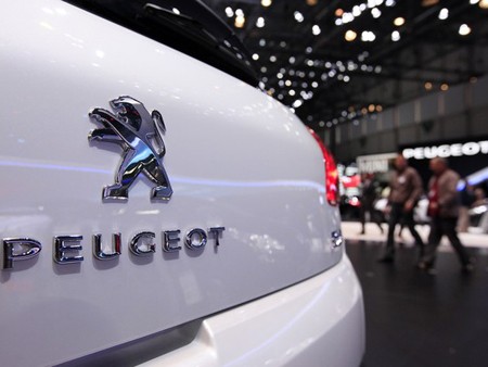 Peugeot-Citroen bán ‘nhà’ trả nợ