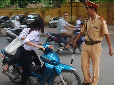 Giam xe học sinh 60 ngày, Đà Nẵng phạm luật