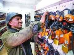 Triệu phú Trung Quốc làm thợ mỏ để cai cờ bạc