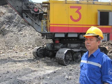 Trần Văn Quang – ‘người xúc đất khỏe nhất’ ngành than