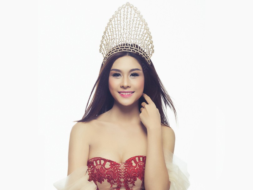 Nữ hoàng trang sức Việt Nam dự thi Hoa hậu Quốc tế 2013