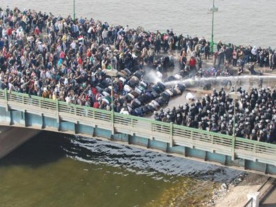 Bạo lực tái bùng phát ở Cairo