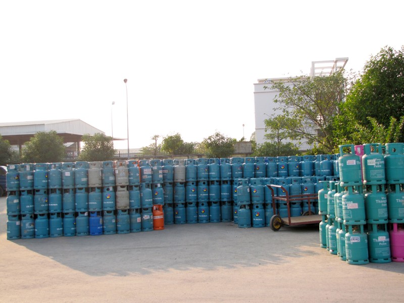 Một góc chứa bình gas của Công ty TNHH dầu khí Gia Định. Ảnh: Tuấn Nguyễn