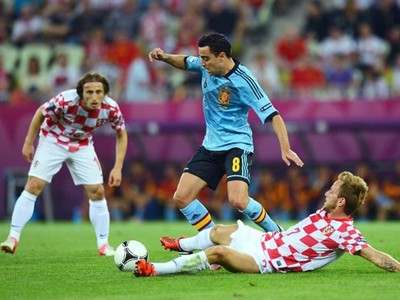 Thắng nhẹ Croatia, Tây Ban Nha giành ngôi đầu bảng