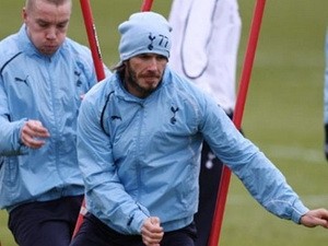 Beckham mang áo số 77 ở Tottenham