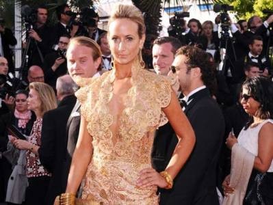 Sao nữ bị 'tống cổ' khỏi thảm đỏ Cannes vì 'câu giờ'