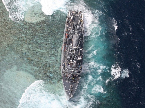Tàu USS Guardian của Hải quân Mỹ bị mắc cạn ở Phillippines