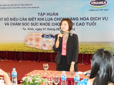 Vinamilk chăm sóc sức khoẻ người cao tuổi Thanh Hóa, Nghệ An
