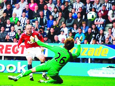 M.U và Rooney đang khựng lại sau một thời gian tăng tốc Ảnh: Daily Mail