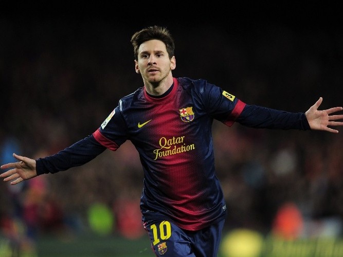 Bỏ xa Ronaldo, Messi lần thứ 4 liên tiếp được bầu là 'Vua của châu Âu'