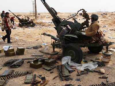Pháp dọa tấn công quân sự Libya