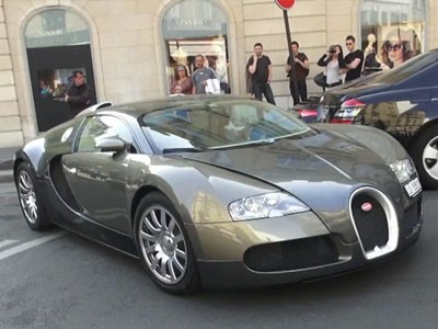 Samuel Eto’o cưỡi Bugatti Veyron