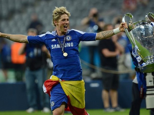 'Xin' đá penalty bị từ chối, Torres giận dỗi muốn ra đi