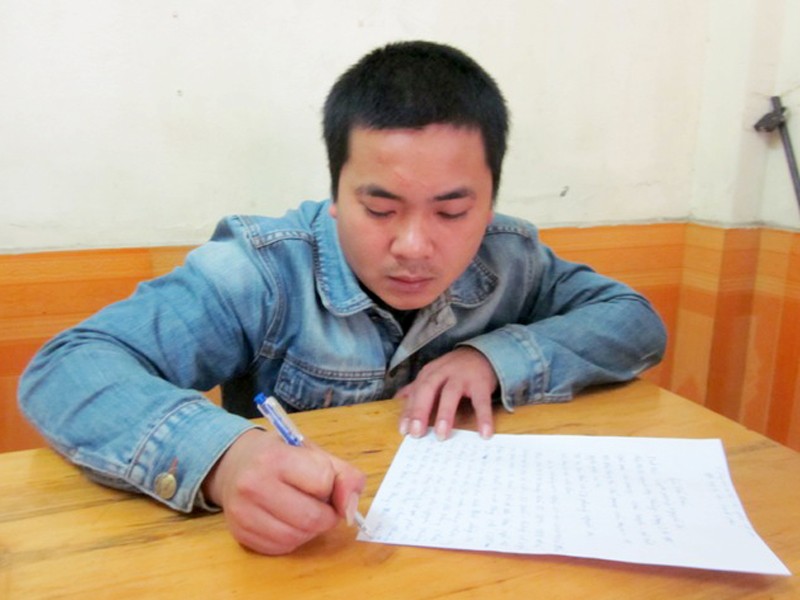 Tài xế Nguyễn Huy Thắng tại trụ sở công an. Ảnh: An Phú