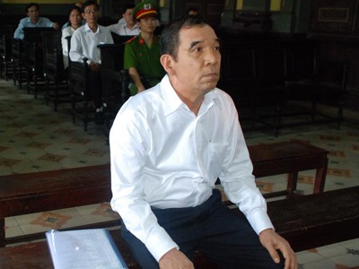 Chiêu 'nước đôi' gỡ tội của Huỳnh Ngọc Sĩ tại phiên tòa phúc thẩm