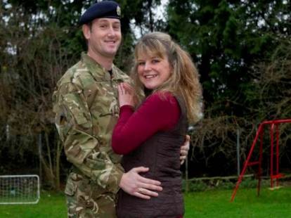Vợ giảm cân, chồng đi lính về không nhận ra