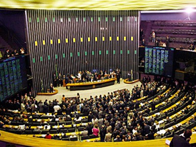 Nghị sĩ Brazil đỏ mặt vì quần lót bí ẩn