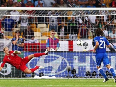 Ronaldo từng thất bại khi đá penalty ‘kiểu panenka’