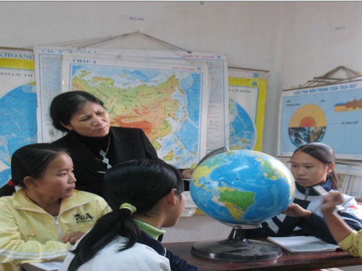Tiết học địa lý của giáo viên và học sinh trường THCS Khai Quang, Vĩnh Phúc