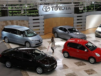 Toyota cắt giảm sản lượng năm 2011