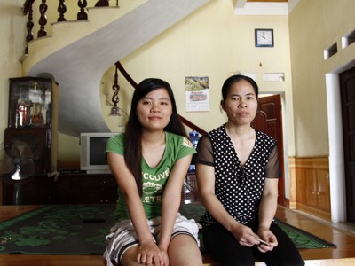 Hai mẹ con Thảo trong căn nhà đang rao bán ảnh: Xuân Tùng