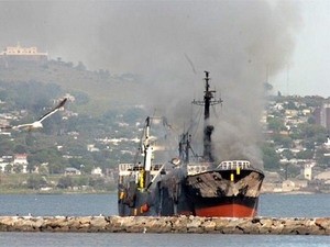 Một người Việt chết trong vụ cháy tàu tại Uruguay