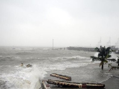 Hơn 100.000 người Trung Quốc sơ tán tránh bão Nalgae