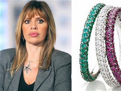 Thủ tướng Italia mua nhẫn đính kim cương tặng nữ nghị sỹ