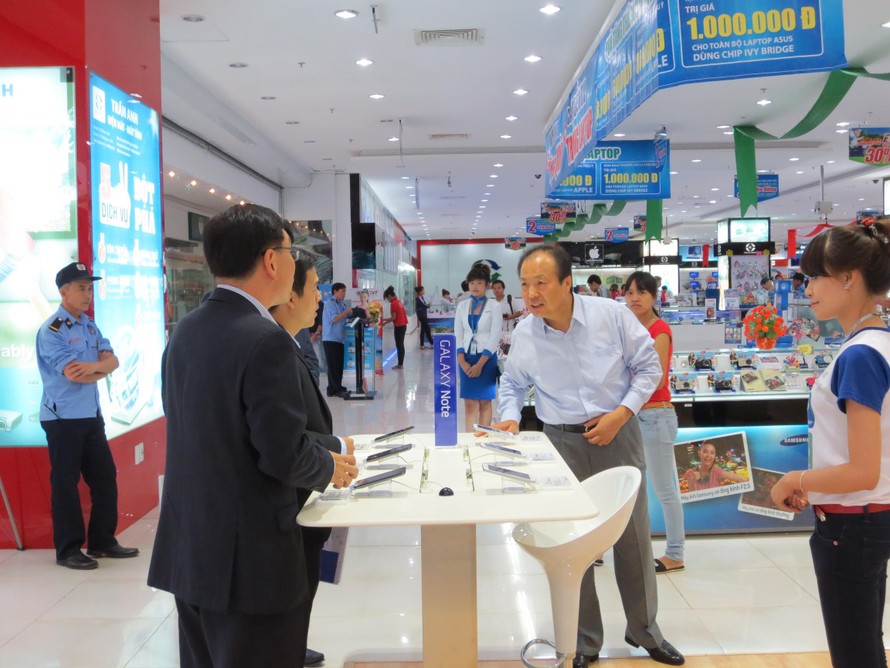 Đoàn lãnh đạo cấp cao Samsung thăm Trần Anh