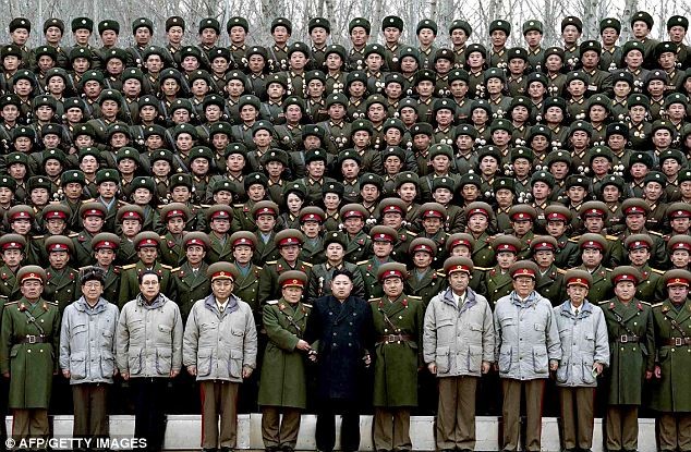 Kim Jong-un ký lệnh thăng hàm cấp tướng cho 48 sỹ quan