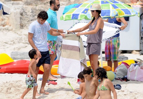 Gia đình Raul bên bãi biển