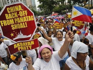 Người dân Philippines biểu tình chống Trung Quốc