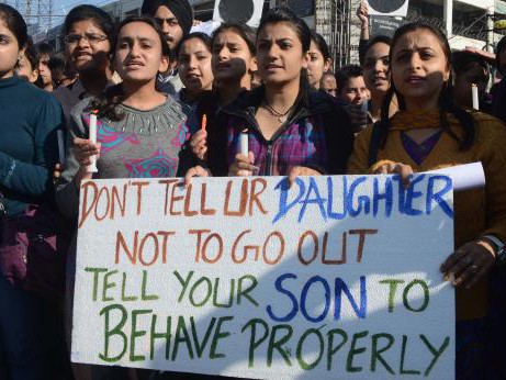Hàng loạt các cuộc biểu tình nổ ra khắp Ấn Độ yêu cầu chính quyền có các biện pháp bảo vệ phụ nữ trước nạn hiếp dâm