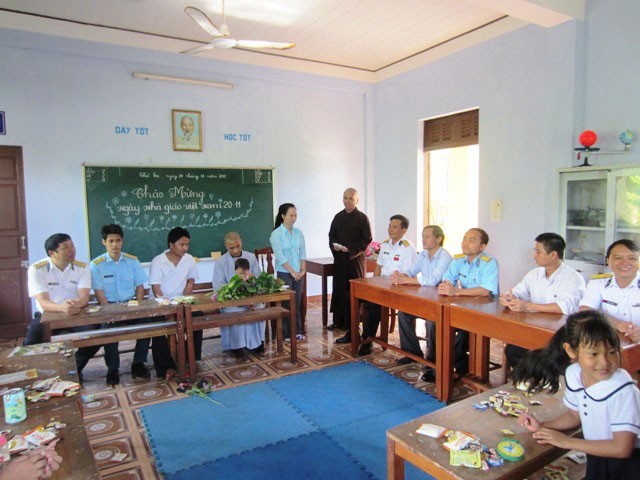 Mừng Ngày nhà giáo Việt Nam tại Trường Sa