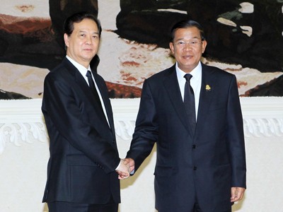 Thủ tướng dự hỏa táng Thái Thượng hoàng Campuchia