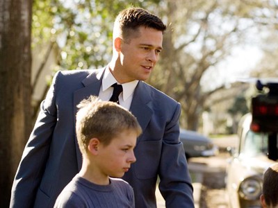 Brad Pitt vào vai ông bố khó tính trong “Cây sự sống” Ảnh: Fox