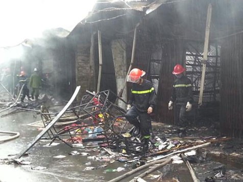 Giới trẻ ngỡ ngàng tin 'chợ sinh viên' Nhà Xanh bị cháy