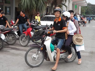 Hà Nội: Miễn phí đưa đón thí sinh từ bến xe về điểm thi đại học