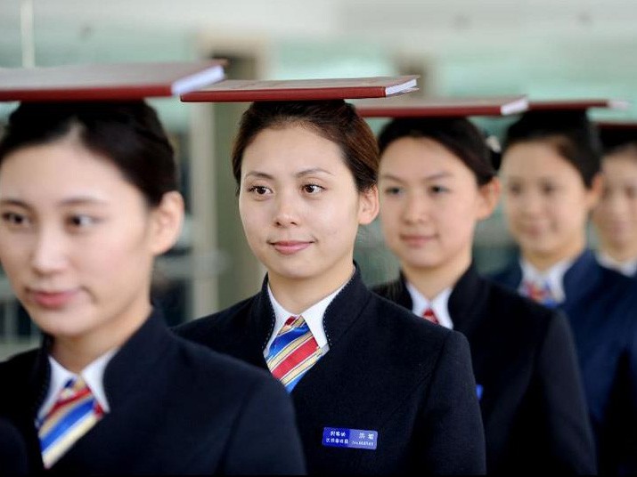 Ngắm nữ nhân viên đường sắt xinh đẹp của Trung Quốc