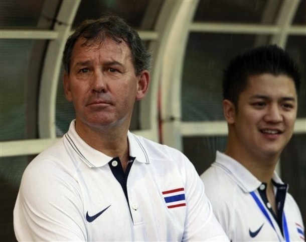 Bryan Robson nhận lương 2 triệu USD/năm từ LĐBĐ Thái Lan