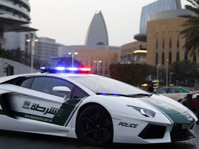 Siêu xe Aventador Lamborghini của lực lượng cảnh sát giao thông Dubai