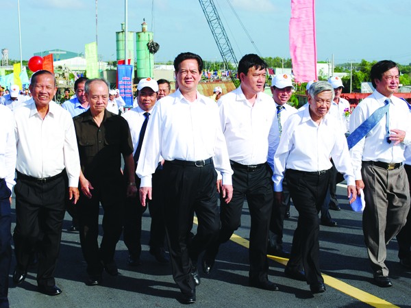 Thủ tướng Nguyễn Tấn Dũng khánh thành nhiều công trình ở Cà Mau