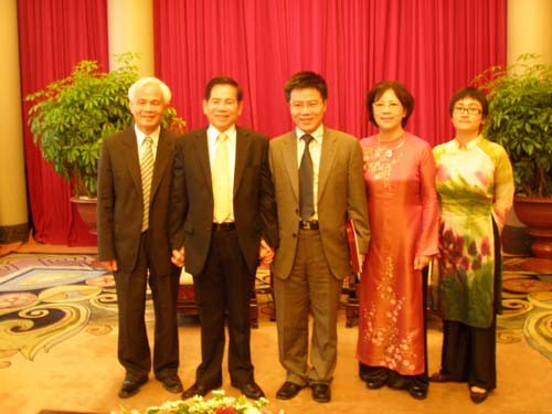 Chủ tịch nước Nguyễn Minh Triết và gia đình Gs Ngô Bảo Châu