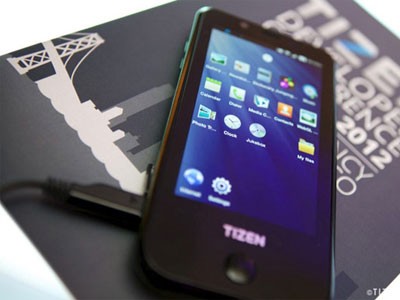 Samsung lộ thời điểm ra mắt smartphone chạy Tizen