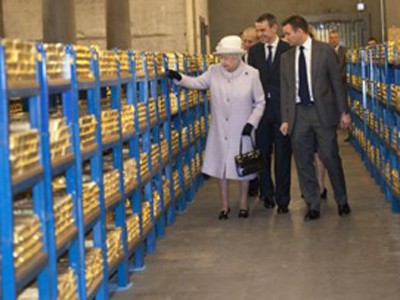 'Cùng' nữ hoàng Anh  thăm kho vàng hơn 4.000 tấn