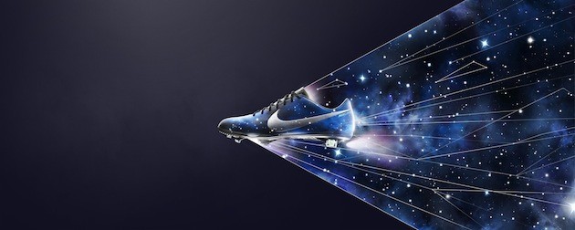 Cận cảnh 'giày ngoài hành tinh' của Ronaldo